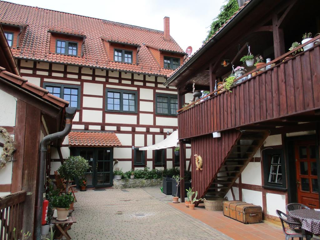 Hotel Erfurter Kreuz Kirchheim  Exteriör bild