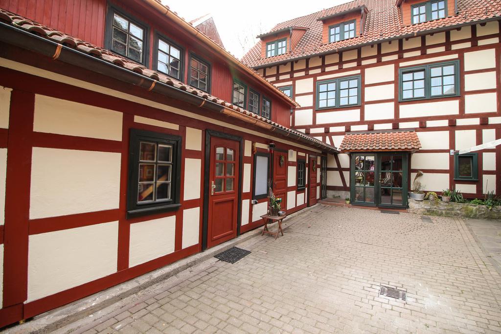 Hotel Erfurter Kreuz Kirchheim  Exteriör bild