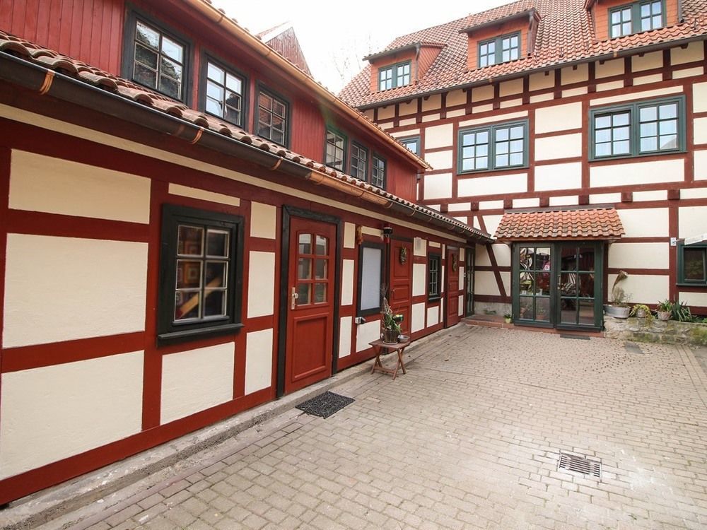 Hotel Erfurter Kreuz Kirchheim  Exteriör bild